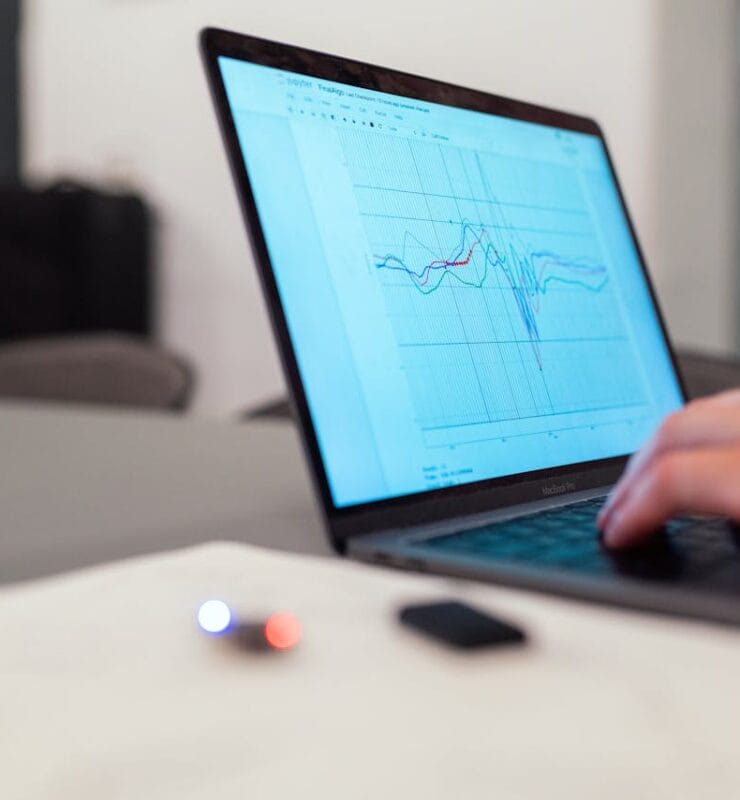 monitoring laptop